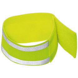 Materiałowa opaska odblaskowa na rękę- dbaj, aby być dobrze widocznym na drodze.