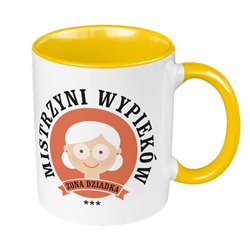 "Mistrzyni wypieków" - Kubek 330 ml kolorowy dla babci.