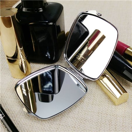 Lusterko dla babci "Kochana Babcia" z imieniem - różne kształty.