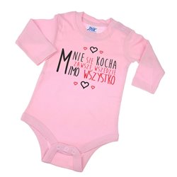 Body z napisem "Mnie się kocha zawsze, wszędzie, mimo wszystko".