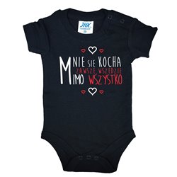 Body z napisem "Mnie się kocha zawsze, wszędzie, mimo wszystko". 2