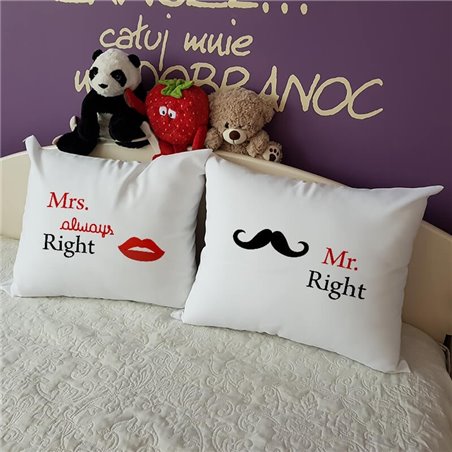 Zestaw dużych poduszek dla pary z napisem "Ms and Mrs Right" - 60 x 50cm.