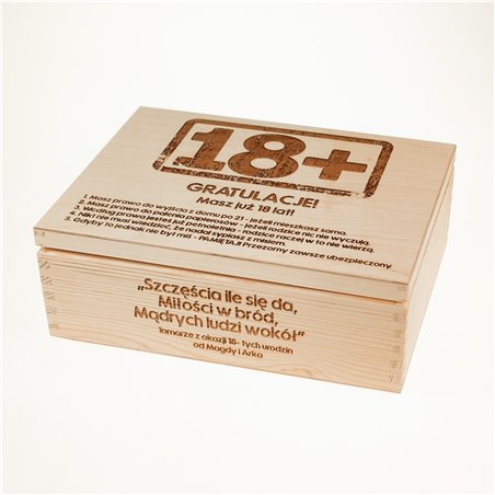 Niezbędnik 18-latka z grawerem życzeń.