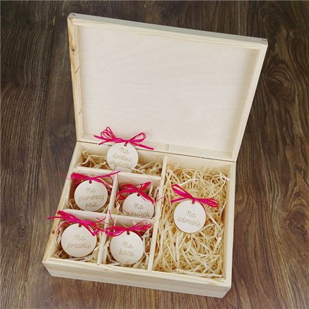 Niezbędnik 18-latki z grawerem życzeń.