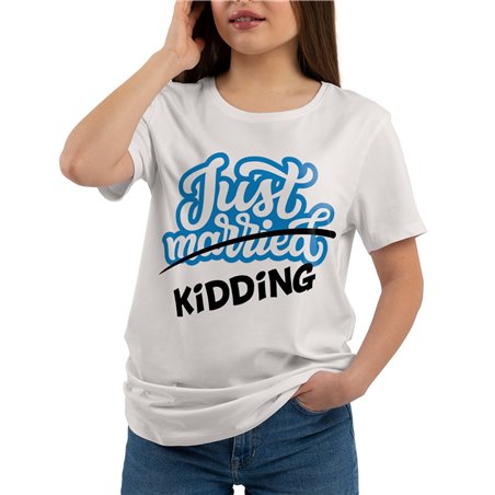 Śmieszna koszulka na wieczór panieński lub kawalerski - Just married kidding.