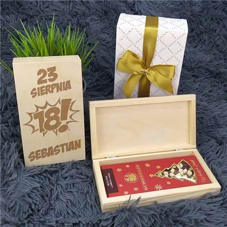 Pudełko na pieniądze na 18-stkę.