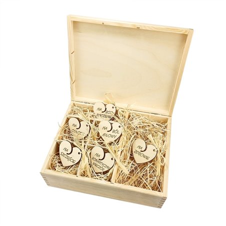 Zabawny niezbędnik małżeński z grawerem życzeń oraz pięknym cytatem Jana Pawła II.