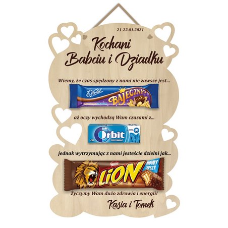 Tabliczka z grawerem i batonami na dzień babci i dziadka.