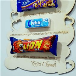 Tabliczka z grawerem i batonami na dzień babci i dziadka. 2