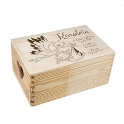 Kuferek wspomnień - prezent z okazji urodzin - z grafiką boćka.