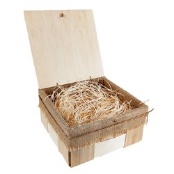 Koszyk z łuby z przykrywką.