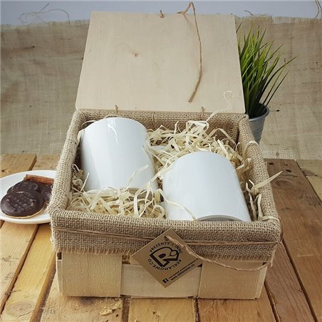 Koszyk z łuby z przykrywką.