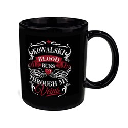 Czarny kubek 330 ml "Blood runs through my veins".