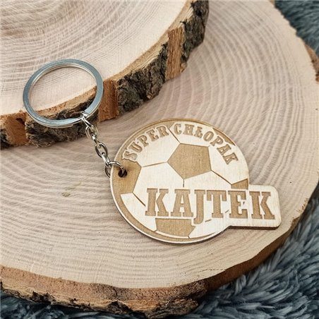 Brelok na dzień chłopaka - piłka - z imieniem.