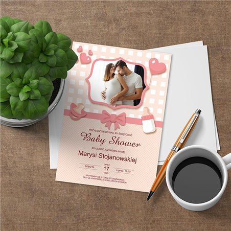 Słodkie zaproszenie na baby shower ze zdjęciem.