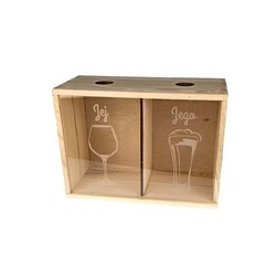 Skrzynka z szybką i grawerem na kapsle i korki- fajny prezent na parapetówkę, urodziny czy rocznicę.