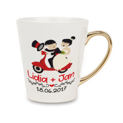Biały kubek latte ze złotym uchwytem dla Młodej Pary-...