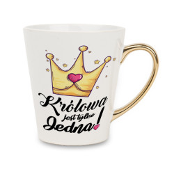 Biały kubek latte ze złotym uchwytem - Królowa jest tylko...