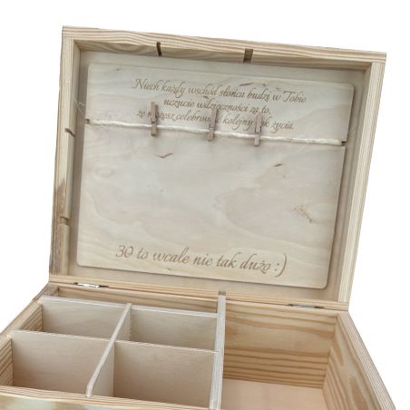 Niezbędnik 30-latka- prezent z klamerkami na pieniądze.