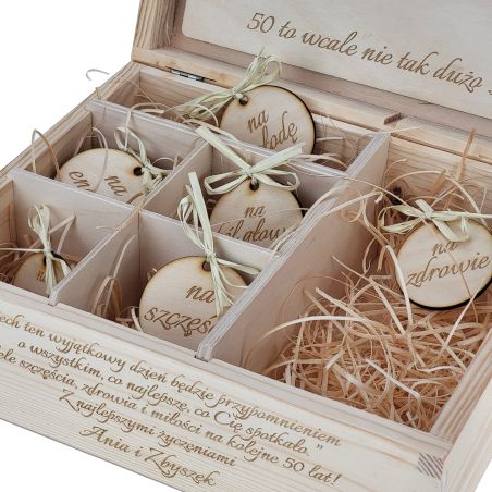 Niezbędnik 50-latki - Kobieta jest jak wino- prezent z klamerkami na pieniądze.